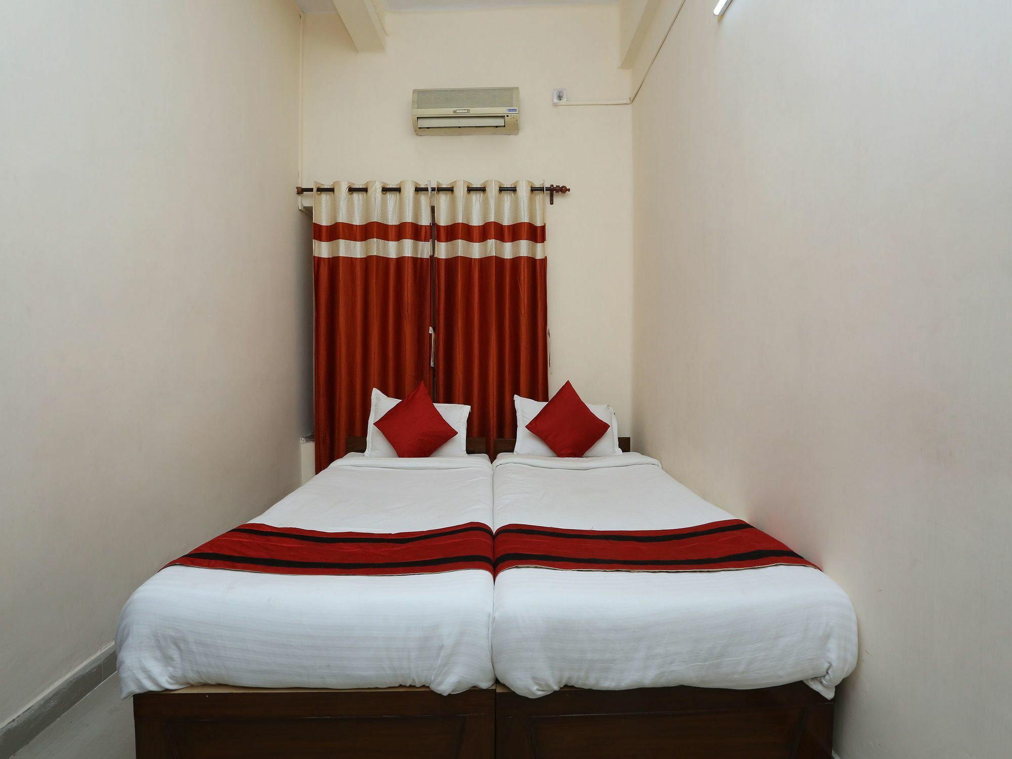 Oyo 9001 Hotel East West Kolkata Eksteriør bilde